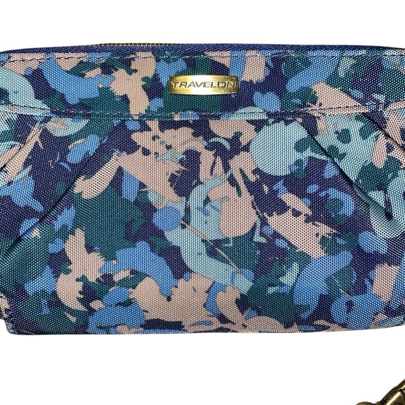 Travelon Blue Pattern Wristlet Wallet - Picture 2 of 9